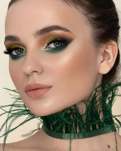 Emerald City Makeup, Green Simple Makeup Looks, Enchanted Garden Makeup Looks, Dark Green Fairy Makeup, Makeup With Green Outfit, Make Up For Green Outfit, Green Fairy Makeup Looks, Dark Green Dress Makeup Ideas, Makeup For Green Outfit