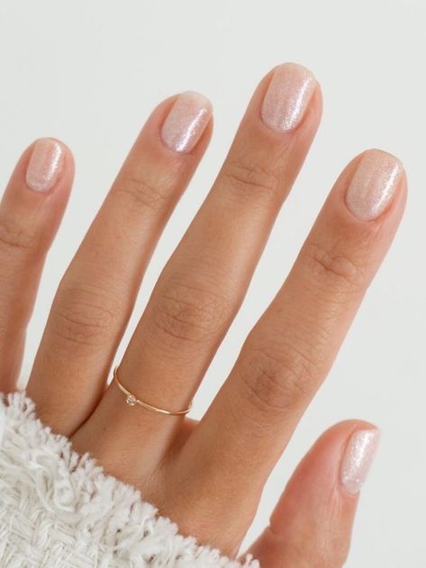 Simple Chic Nails Classy Short, Elegant Manicure Short Nails, Short Nail Designs Fair Skin, Short Nails For Formal Event, Short Natural Nails With Gel Polish, Short Natural Manicured Nails, Mail Colors For Short Nails, Classic Gel Nails Classy, Gel Nail Designs Squoval