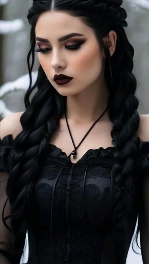 Romantic Goth Makeup, Vampire Hair, Dark Beauty Fashion, Vampire Makeup, Goth Glam, Goth Hair, Tattoed Women, Goth Wedding, Dark Wedding