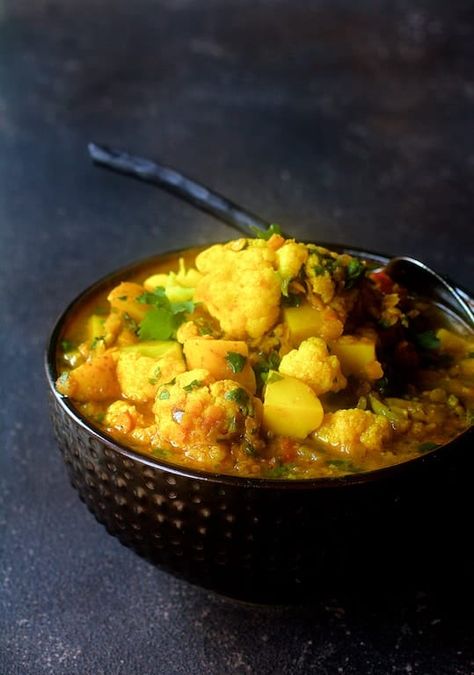 Lentil Potato Curry, Lentil And Potato, Asian Entrees, Lentil Potato, Meatless Mains, Indian Soup, Cauliflower Potatoes, Lime Pickles, Asian Spices