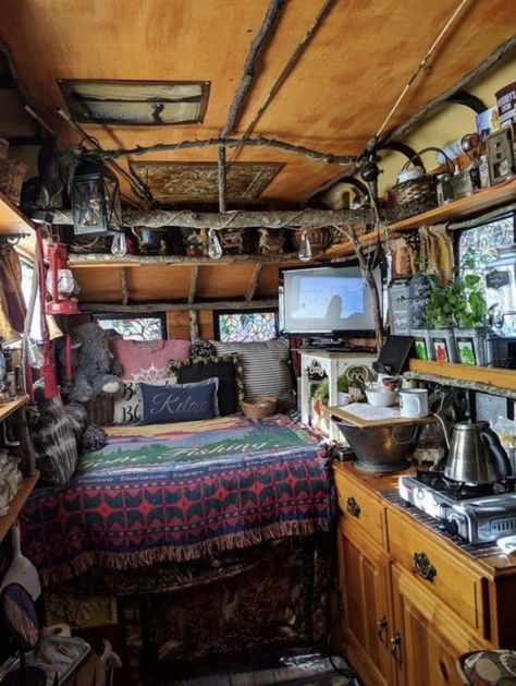 Skoolie Conversion, Bus Living, Kombi Home, Bus House, Campervan Life, Van Life Diy, Bus Life, Camper Makeover, Van Home