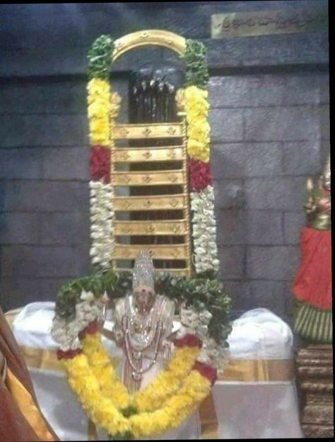 Veerabhadra Swamy, Siva God, Srikalahasti Temple, Devotional Images, Devin Art, Aadi Shakti, Saraswati Goddess, Lord Siva, Shiva Linga