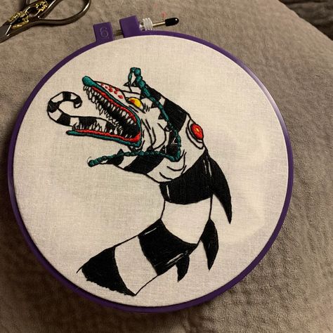 Beetlejuice Embroidery, Horror Embroidery, Movie Embroidery, Beetlejuice Sandworm, Stitch Family, Cross Stitch Quotes, Arte Punk, Cross Stitches, Custom Clothing