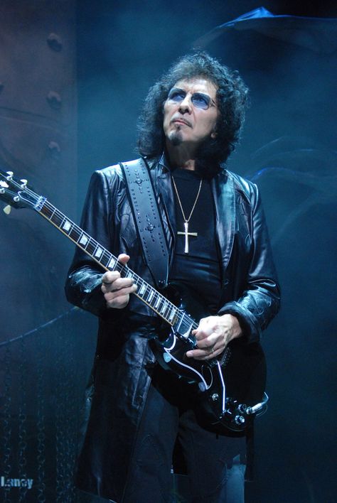 Tony Iommi Gary Cherone, Real Iron Man, Heavy Metal Guitar, Tony Iommi, Jason Newsted, Guitar Riffs, Jethro Tull, Gibson Sg, Musica Rock