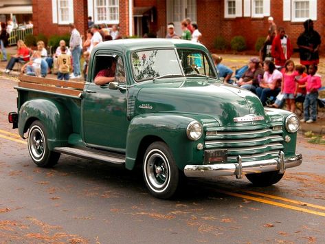 Chevy Trucks For Sale, Green Truck, Chevy 3100, Vintage Pickup Trucks, Old Pickup, Old Pickup Trucks, Antique Trucks, Classic Pickup Trucks, Chevy Pickups