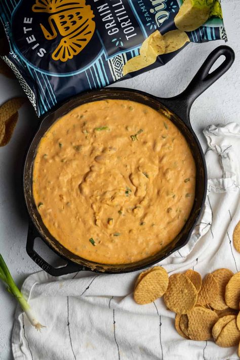 White Bean Buffalo Dip - Oh Snap Macros Macro Meal Prep, Oh Snap Macros, Buffalo Dip Recipe, Buffalo Dip, Hearty Snacks, Meal Prep Snacks, Macro Friendly Recipes, Macro Meals, Recipes Appetizers And Snacks