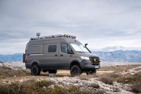 Considering a 4x4 Sprinter van conversion for van life? With increased ground clearance, 4wd, & iconic looks, 4×4 Sprinters are a fantastic option. But how do they stack up against other popular off-road capable vans like the AWD Transit, Ford Econoline, & GMC Savana? In this post, we'll find out.   10 Amazing Off-Road Sprinter Van Builds With 4wd and ton of aftermarket parts, 4x4 Sprinters are a great platform #Vans Mercedes Sprinter 4x4 Camper, Ford Van Conversion, Mercedes Sprinter 4x4, Ford Transit Campervan, 4x4 Camper Van, Van Builds, Mercedes Van, Custom Camper Vans, Black Rhino Wheels