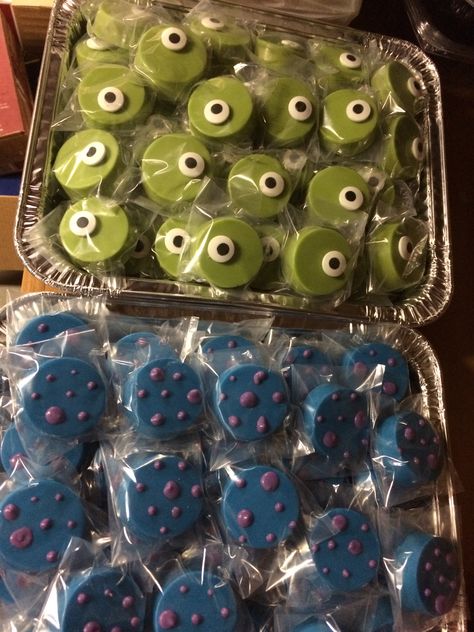 Monster Inc Food Ideas Snacks, Monsters Inc Dessert Ideas, Monsters Inc Favors, Monster Inc Treats, Monsters Inc Food, Monster Inc Party Ideas, Monsters Inc Birthday Party Ideas, Monsters Inc Cookies, Gender Reveal Cake Pops