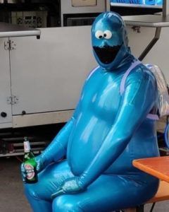 i don’t remember the cookie monster looking like this #funny #meme #funnymeme #thefunnybeaver #quoteoftheday Halloween Cookie Monster Costume, Cookie Monster Costume Women, Cookie Monster Makeup, Cookie Monster Funny, Cookie Monster Halloween Costume, Monster Cookies Halloween, Cookie Monster Costume, Epic Halloween Costumes, The Cookie Monster