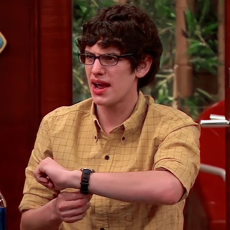 #robbieshapiro #victorious #nickelodeon #icon Robby Victorious, Robbie Shapiro Icons, Robbie Victorious, Robbie Shapiro, Widgets Ipad, Matt Bennett, Victorious Nickelodeon, Victorious Cast, Nerdy Guys