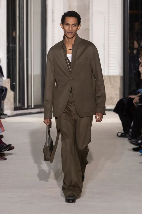 Officine Générale RTW Fall 2024 [PHOTOS] Paris Fashion Week, Fashion News, High Fashion, Fall Winter, Fashion Week, Wardrobe, Photographer, How To Wear