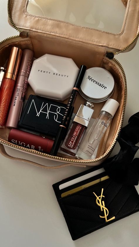 Nars, Dior, Fenty, YSL, beauty, OUAI, Nécessaire, travel bag, what’s in my bag, minimal makeup Koleksi Makeup, Maybelline Lip, Makeup Bag Essentials, Top Makeup Products, Fancy Makeup, Makeup Obsession, Luxury Makeup, Makeup Items, Makati