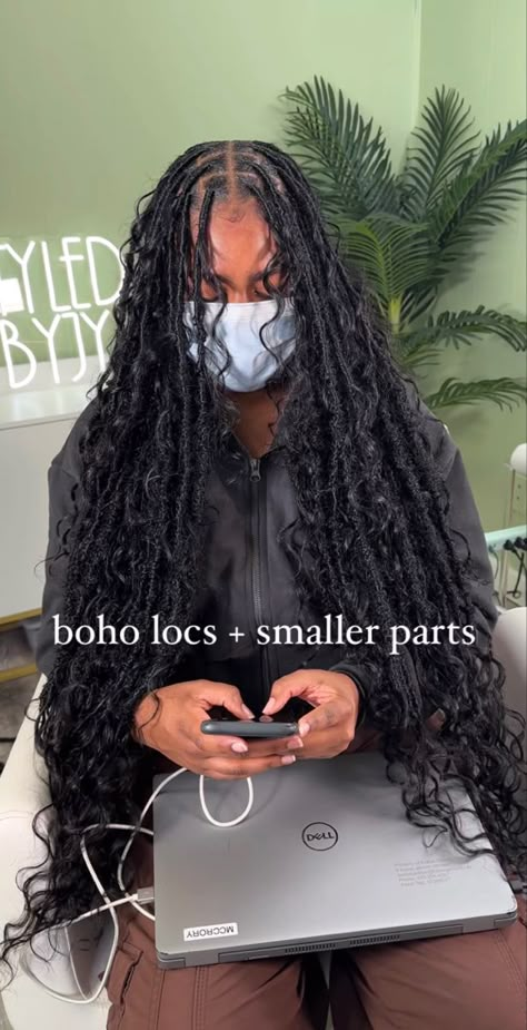 Butterfly Locs Dark Skin, Boho Butterfly Locs, Vacay Hair, Butterfly Locks, College Hair, Diy Hair Wig, Cornrows Braids For Black Women, Boho Locs, Soft Locs