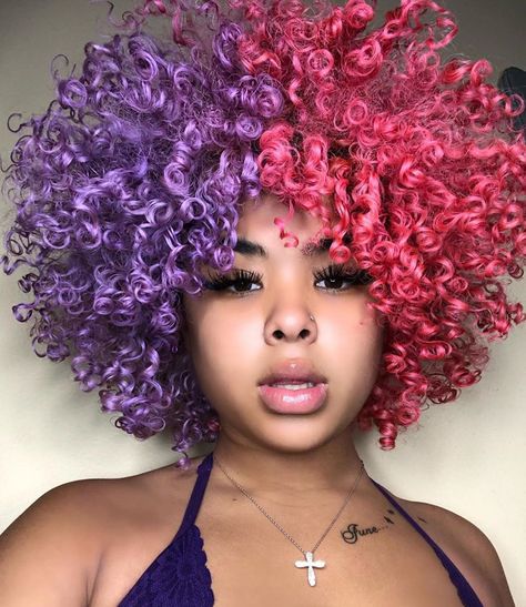 9,158 Likes, 38 Comments - For Kinks & Curls (@forkinksncurls) on Instagram: “😍😍 HAIR GOALS @rassstta  Our GROWTH oils are restocked! Starting at $9, link in bio✨” Wax Ideas, College Hair, Half And Half Hair, Dyed Curly Hair, Split Dyed Hair, Temporary Hair Dye, Coloured Hair, Split Hair, Dye Ideas