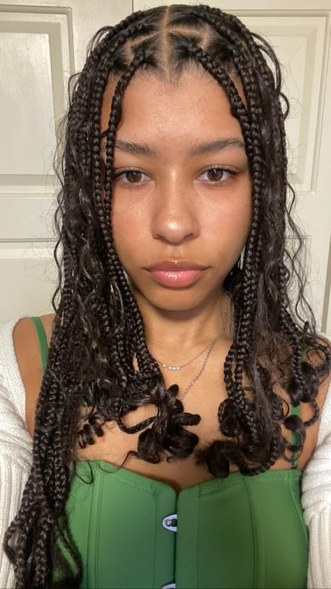 layered bohemian goddess knotless box braids Bohemian Knotless Braids Shoulder Length, Layered Bohemian Braids, Medium Layered Braids, Layered Goddess Braids, Layered Boho Braids, Short Bohemian Braids, Goddess Knotless Box Braids, Goddess Boho Braids, Braid Reference