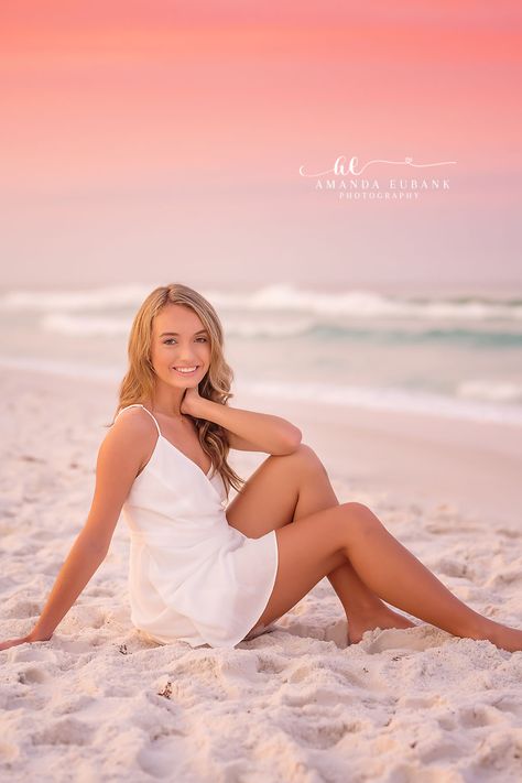 Senior Beach Photoshoot Ideas, Unique Senior Pictures Beach, Female Beach Poses, Senior Pictures On The Beach Photo Ideas, Senior Beach Poses, Poses For Beach Photos, Senior Portrait Beach, Senior Photos At Beach, Hawaii Senior Photos