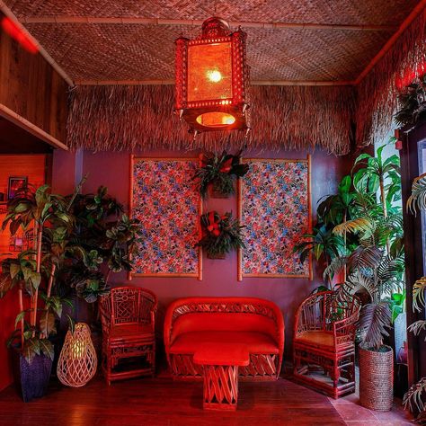 Catch Island Vacation Vibes at New Downtown El Paso Tiki Bar Tiki Decor Living Rooms, Tiki Bar Restaurant Ideas, Tiki Room Ideas, Tiki Interior Design, Diy Tiki Bar Decor, Home Tiki Bar Ideas, Tiki Aesthetic, Hawaiian Room, Kava Bar