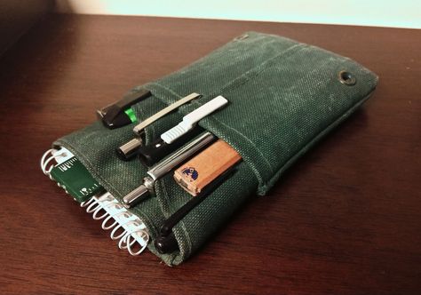 Pencil, pen, sharpie, note pad, razor blade, awl holder Tactical Pouch Diy, Art Pencil Case, Mochila Edc, Diy Pencil Case, Edc Bag, Tech Bag, Retro Gadgets, Handbag Essentials, Razor Blade