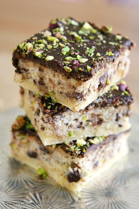 Ricotta Bars, Chocolate Cannoli, Pistachio Recipes, Blondies Bars, Pistachio Cake, Chewy Sugar Cookies, Small Bar, Think Food, Semi Sweet Chocolate Chips