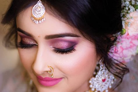 Make a statement at your intimate wedding with these colorful eye makeup looks | WeddingSutra Pink Eye Makeup Indian Bride, Bride Eye Makeup Wedding Day Indian, Reception Eye Makeup Look, Bridal Pink Eye Makeup, Pink Makeup Looks Indian Wedding, Engagement Make Up Indian, Bridal Mackup Hd, Purple Bridal Eye Makeup, Pink Bridal Eye Makeup Indian