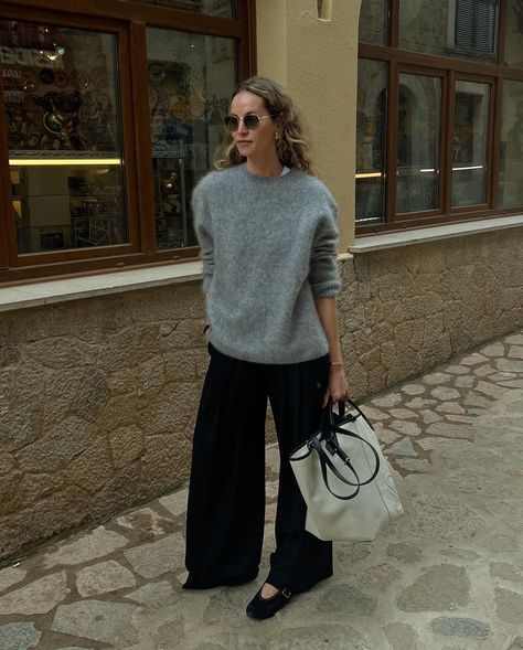 Anouk Yve (@anoukyve) • Instagram photos and videos Anouk Yve, Minimal Outfit, Fashion Mistakes, May 5, Winter Style, Autumn Winter Fashion, New Look, Style Me, Classic Style