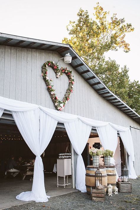 Shed Wedding, Wedding Venues In Virginia, Romantic Rustic Wedding, Laid Back Wedding, Colorado Wedding Venues, Blue Photo, Wedding Venues Texas, Affordable Wedding Venues, Mountain Lodge