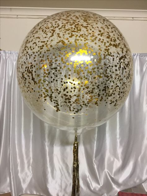 3ft balloon with gold confetti Clear Balloons, Gold Confetti, Diy Wedding Decorations, Gold Paint, Gold Glitter, Diy Wedding, Confetti, Globe, Wedding Decorations