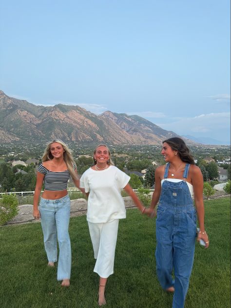 Cute Church Camp Outfits, Hanging With Friends Outfit, Utah Summer Outfit, South America Outfits, California Summer Outfits, Trio Pics, Utah Style, Utah Fashion, Candid Pictures