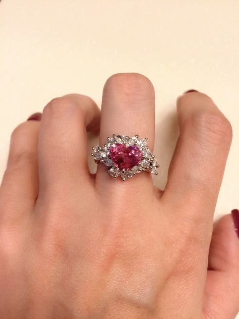 3ct heart shaped Ruby and diamond designer ring Heart Shaped Ruby Ring, Ruby Heart Ring, Designer Jewelery, Van Cleef And Arpels Jewelry, Ruby Heart, Expensive Jewelry Luxury, Magical Jewelry, Turkish Jewelry, Dope Jewelry