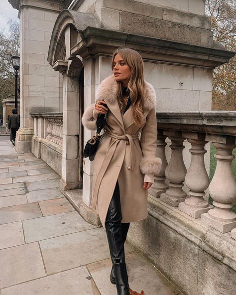 Chloé Lloyd on Instagram: “just a reminder to set boundaries... audacity is at an all time high ☁️ ( coat is @constancethelabel use code chloe15 for monies off x)” Chloe Lloyd, Lamborghini Supercar, Luxury Vibes, Simple Street Style, Rich Cars, Set Boundaries, Brown Balayage, Winter Outfits For Work, Winter Hairstyles