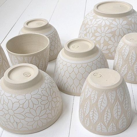 Clay Pottery Aesthetic, Patterned Ceramics, Pottery Aesthetic, Beginners Ceramics, Wheel Pottery, Pottery Patterns, Beginner Pottery, Stoneware Bowls, Ceramic Texture