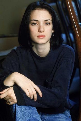 90s Hairstyles Grunge, Winona Ryder Style, Winona Ryder 90s, Drew Barrymore 90s, Winona Forever, Nina Hagen, Kristin Kreuk, Jayne Mansfield, 90s Hairstyles