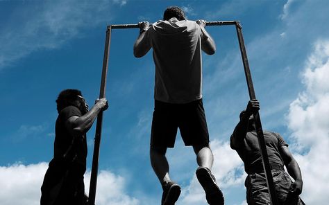 Hanging from a Pull-Up Bar for a Few Minutes Each Day Will Fix Your Shoulders - InsideHook Belly Busters, Reformer Pilates, Exercise Ideas, Local Gym, Getting Back In Shape, Yoga Iyengar, Kitchen Jars, Pull Up Bar, Pilates Studio