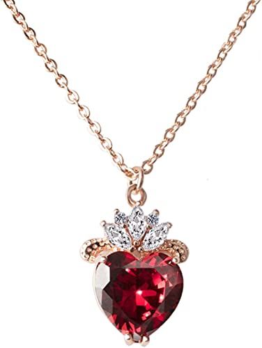 Evie Costume, Descendants Evie, Red Heart Necklace, Halloween Pendant, Fan Jewelry, Jewelry Halloween, Crown Necklace, Costume Necklaces, Heart Fashion