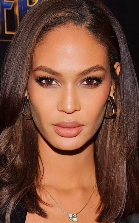 Pelo Cafe, Joan Smalls, Flawless Face, Face Hair, Celebrity Hairstyles, Blush Makeup, Hair Transformation, Hair Waves, Black Is Beautiful