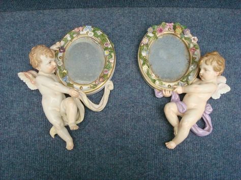 Pair of Meissen Porcelain Cherub Mirrors with Flower Encrusted Rim Meissen Porcelain, Antique Porcelain, Furniture Ideas, Art Decor, Shabby Chic, Figurines, Porcelain, Roses, Angeles