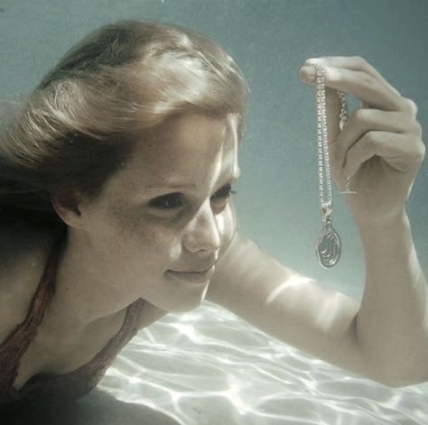 Emma Gilbert H2o, Emma H2o, Holding Necklace, Emma Gilbert, H2o Mermaids, In Water, My Favorite, Mermaid, Water