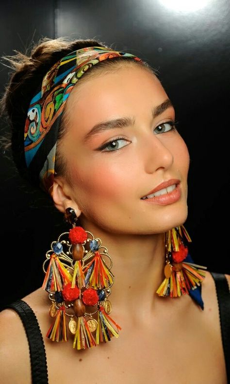 <3 Hair Scarves, Styl Boho, Dolce E Gabbana, Beauty Trends, Festival Outfits, Milan Fashion Week, Head Wraps, Hair Goals, Country Music