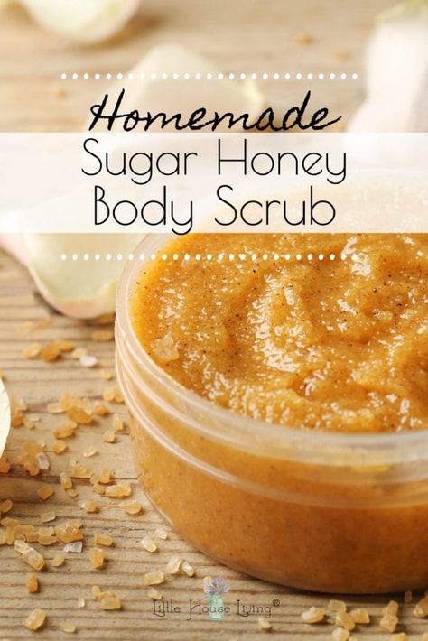 Lip Scrub With Honey, Make Lip Scrub, Honey Body Scrub, Honey Scrub, Honey Sugar Scrub, Diy Body Scrub Recipes, Diy Sugar Scrub Recipe, Scrub Diy, Body Scrub Recipe