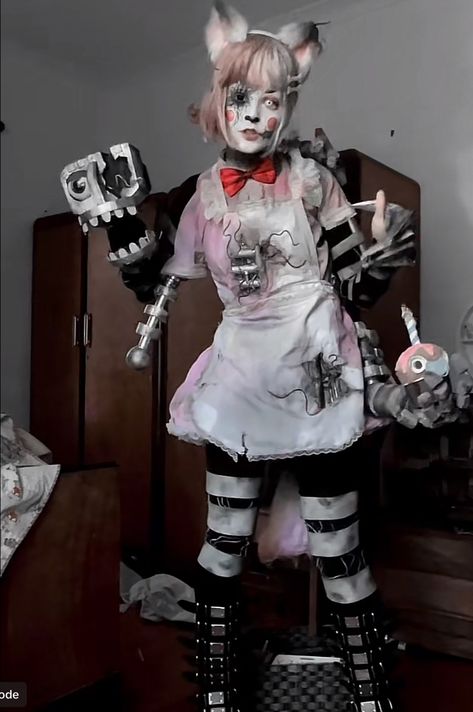 Mangle Fnaf Cosplay, Mangle Costume, Marionette Cosplay, Mangle Cosplay, Fnaf Cosplays, Fnaf Mangle, Mangle Fnaf, Cosplay Makeup Tutorial, Cosplay Idea