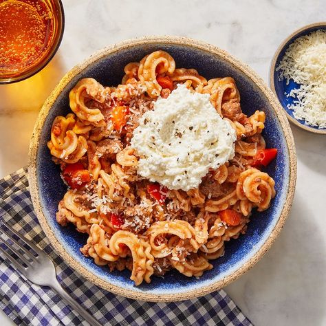 Cascatelli Pasta Italian Meat Sauce, Pasta Bolognese, Italian Meats, Mascarpone Cheese, 2000 Calories, Artisan Cheese, Chicken Pasta Recipes, Fiber Foods, Cheese Pasta