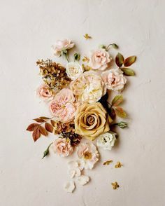 gold + blush + brown Bouquet Pastel, A Bunch Of Flowers, Bouquet Rose, Rose Tutorial, No Rain, Trendy Flowers, Diy Bouquet, Bunch Of Flowers, Beautiful Blooms