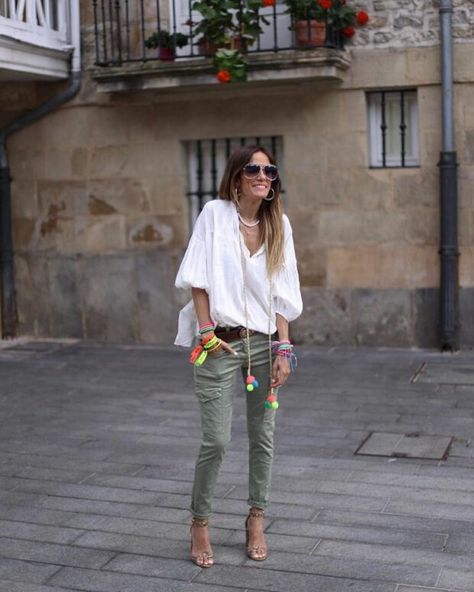 Moda primavera verano 2021: los looks de temporada - Buena Vibra Outfits Verano 2022, Outfit Informal, Spring Trends Outfits, Outfit Primavera, Urban Fashion Women, Outfit 2022, Outfit Mujer, Pinterest Outfits, Casual Chic Outfit