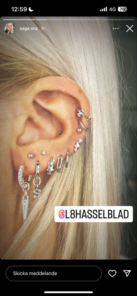 Saga Stq, Piercings Jewelry, Stockholm Stil, Silver Jewlery, Pretty Ear Piercings, Clean Fashion, Silver Jewelry Earrings, Stockholm Fashion, Style Fall