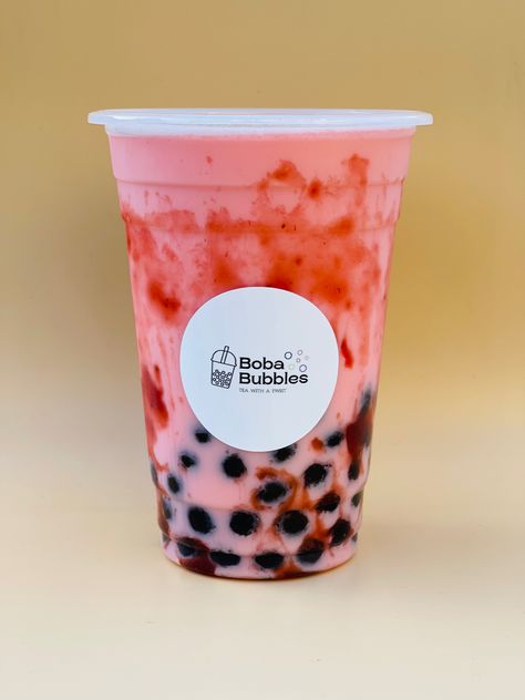 Boba Milkshake, Strawberry Milk Bubble Tea, Strawberry Fruit Tea Boba, Bubble Tea Strawberry, Strawberry Bubble Tea, Bubble Tea Branding, Strawberry Milk Tea, Fruit Tea Boba, Bubble Tea Aesthetic