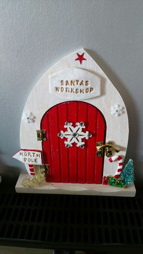 My take on a Christmas fairy door for my elf on the shelf. Christmas Fairy Doors Ideas, Christmas Fairy Door, Christmas Fairy Garden Ideas, Elf Doors, Fun Homemade Gifts, Christmas Fairy Garden, Outdoor Christmas Diy, Fairy Garden Ideas, Christmas Garden Decorations