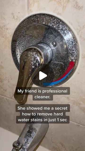 Natalia Berestovskaia on Instagram: "It works 🤩 #hardwaterstains #waterstains #CleaningHacks #cleaning" Hard Water Stain Remover, Easy Cleaning Hacks, Diy Cleaning Solution, Homemade Cleaning Solutions, Diy Cleaning Hacks, Diy Home Cleaning, Bathroom Cleaning Hacks, Hard Water Stains, Homemade Cleaning Products