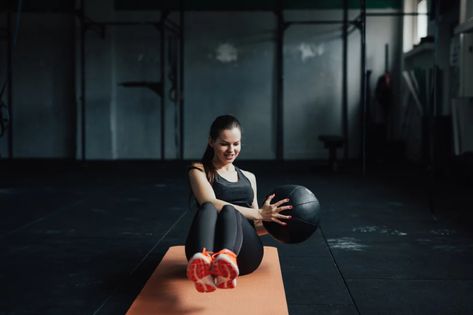 Medicine Ball Workout Videos From YouTube Spin Bike Workouts, Medicine Ball Workout, Ball Workout, Tight Hamstrings, Spinning Workout, Swimming Tips, Medicine Balls, Exercise Videos, Cycling Motivation