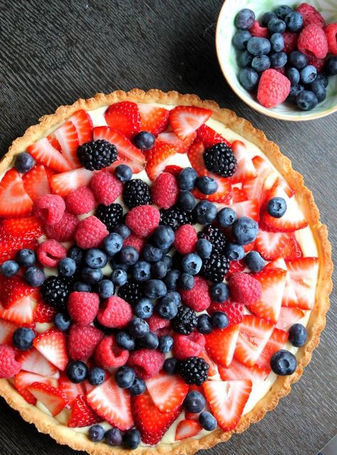 Fruit Tart with Fresh Berries - Print Tart Shells Recipe, Fresh Fruit Desserts, Fresh Fruit Tart, Fruit Tart Recipe, Vanilla Recipes, Tart Baking, Summer Dessert Recipes, Fruit Tart, Tart Recipes