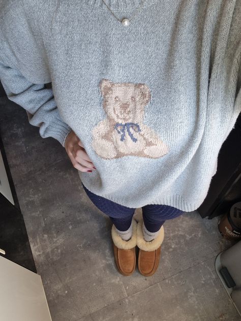 Teddy Bear Sweater Outfit, Bear Sweater Outfit, Blue Uggs, Realistic Outfits, Hollister Clothes, Lounge Clothes, Teddy Bear Sweater, Thrift Inspo, Teddy Bear Clothes